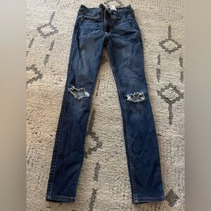 Hollister high rise super skinny jeans size 00S